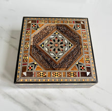 Load image into Gallery viewer, 5.5 x 5.5 inches Handmade Square Mosaic Box
