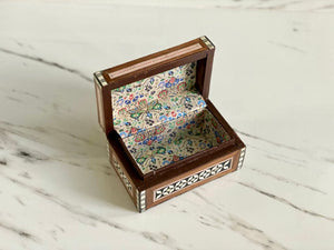 Mother of Pearl Handmade Mosaic Box. Size: 6 x 3.8 inches