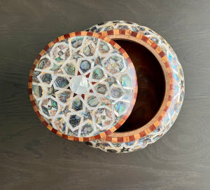 Mother of Pearl Handmade Table Decoration Bowl. Diameter: 9.25 inches