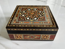 Load image into Gallery viewer, 4.6 x 4.6 inches Handmade Square Mosaic Box
