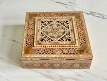 Load image into Gallery viewer, 9.7 x 9.7 inches Handmade Square Mosaic Box
